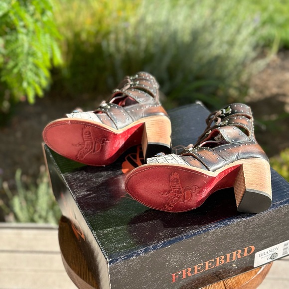 Freebird Brandy Black & White Croco Sandals NIB 6 Brand New - Picture 6 of 10